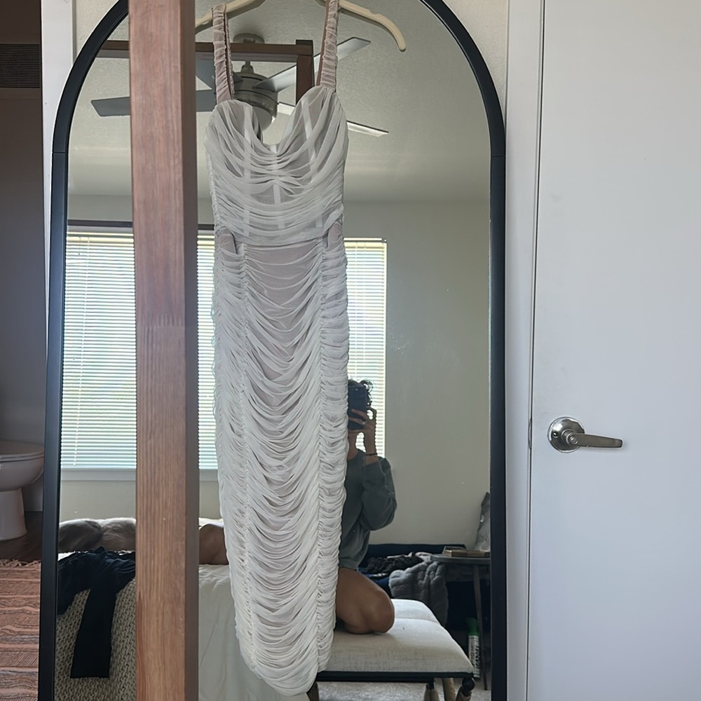 Nookie “Dita” Mesh Midi White/Nude Dress M NWT - Picture 4 of 12